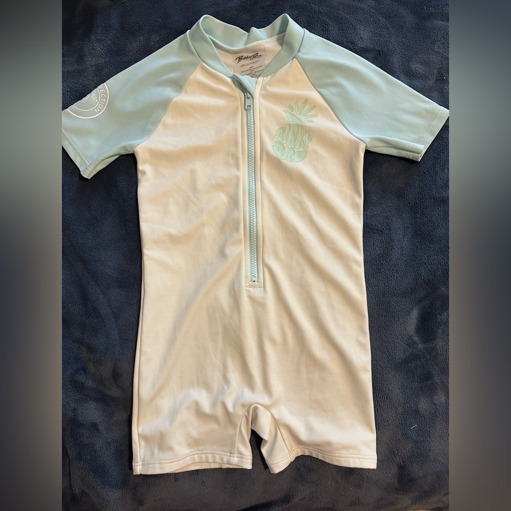 MOJAVE BLUE SHORT POOL RASHGUARD
BINKY BRO